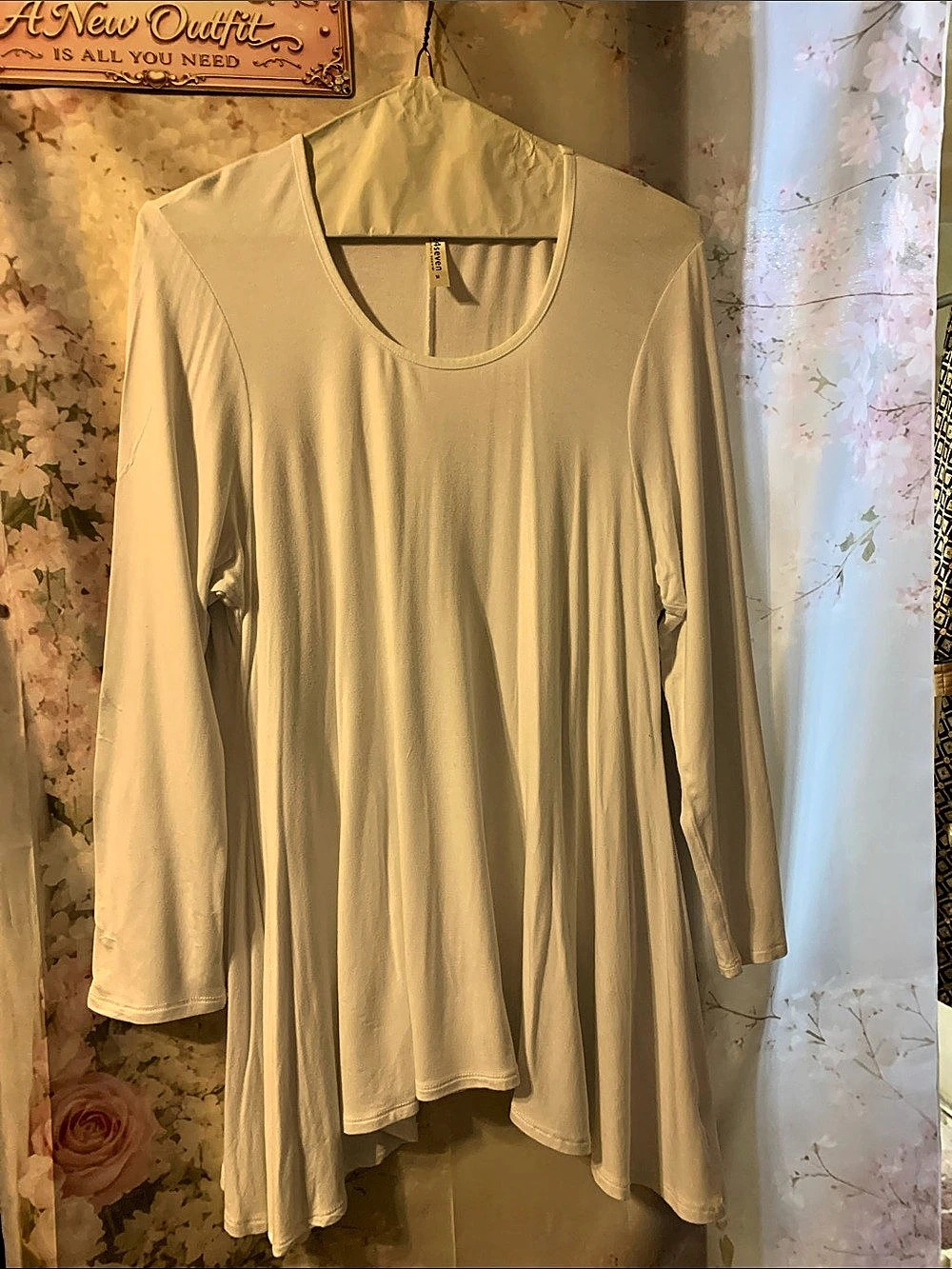 24 Seven Stitch Design Long Sleeve Tunic in white